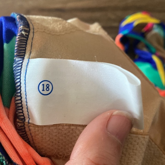 VTG 90’s bright floral swimsuit one piece NWT dead stock size 18 Beachy vaca - Picture 9 of 10